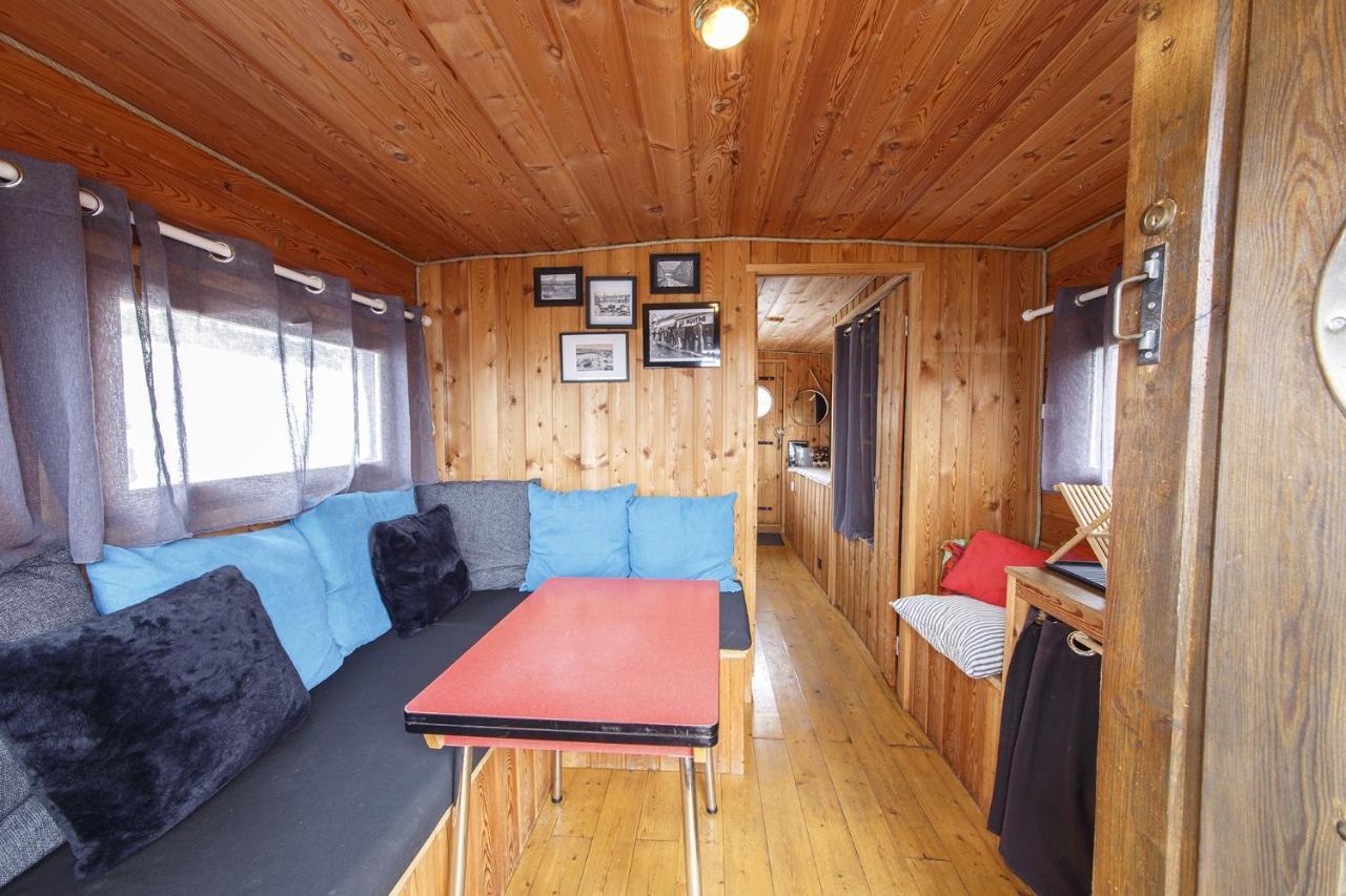 Logement Insolite La Toue Cabanee Centre Ville Angers Esterno foto